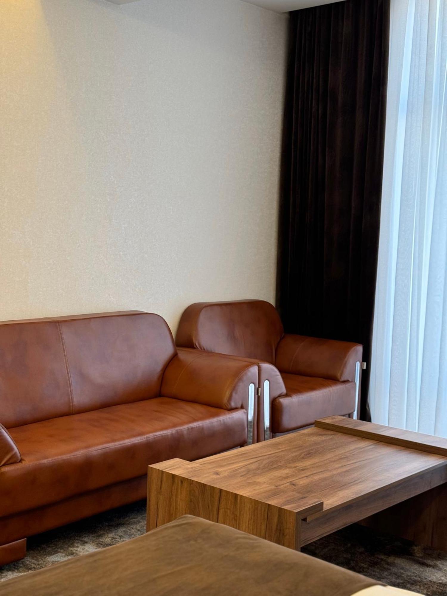 Garnet Mir Hotel ทาชเคนต์ ภายนอก รูปภาพ