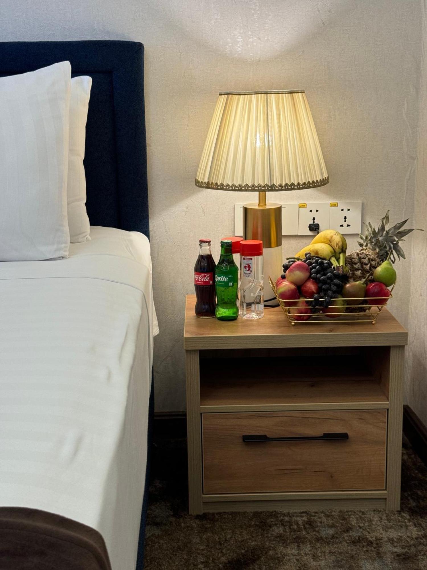 Garnet Mir Hotel ทาชเคนต์ ภายนอก รูปภาพ