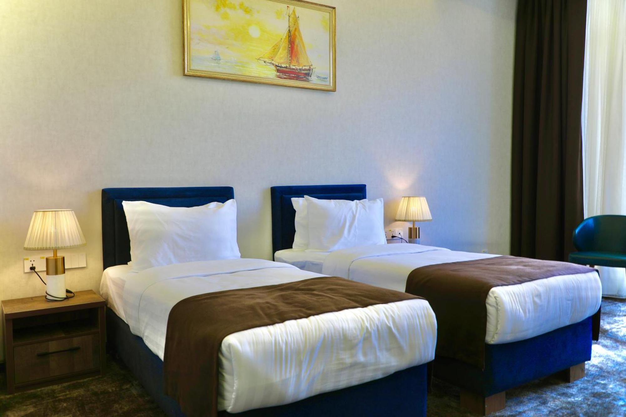 Garnet Mir Hotel ทาชเคนต์ ภายนอก รูปภาพ