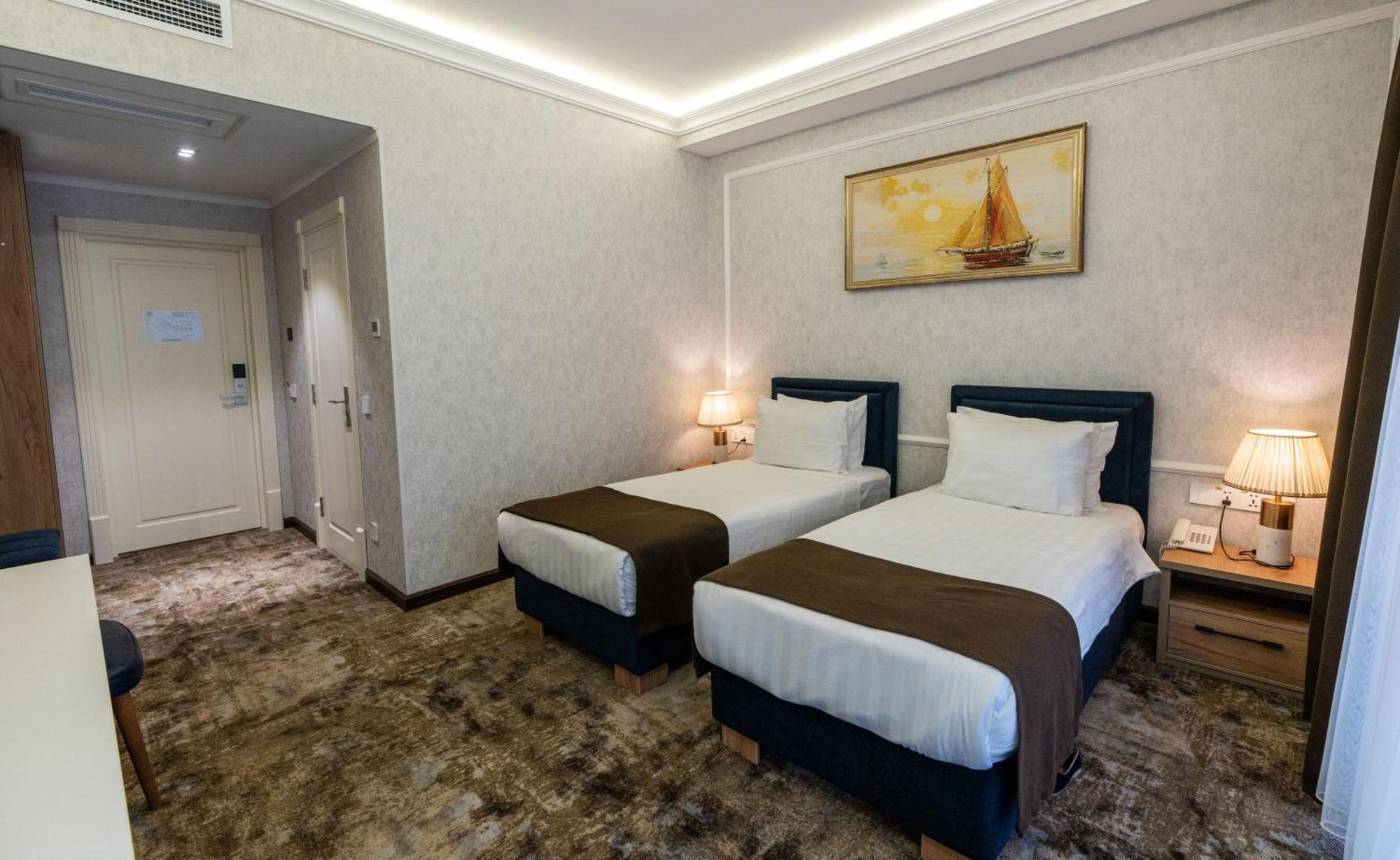 Garnet Mir Hotel ทาชเคนต์ ภายนอก รูปภาพ